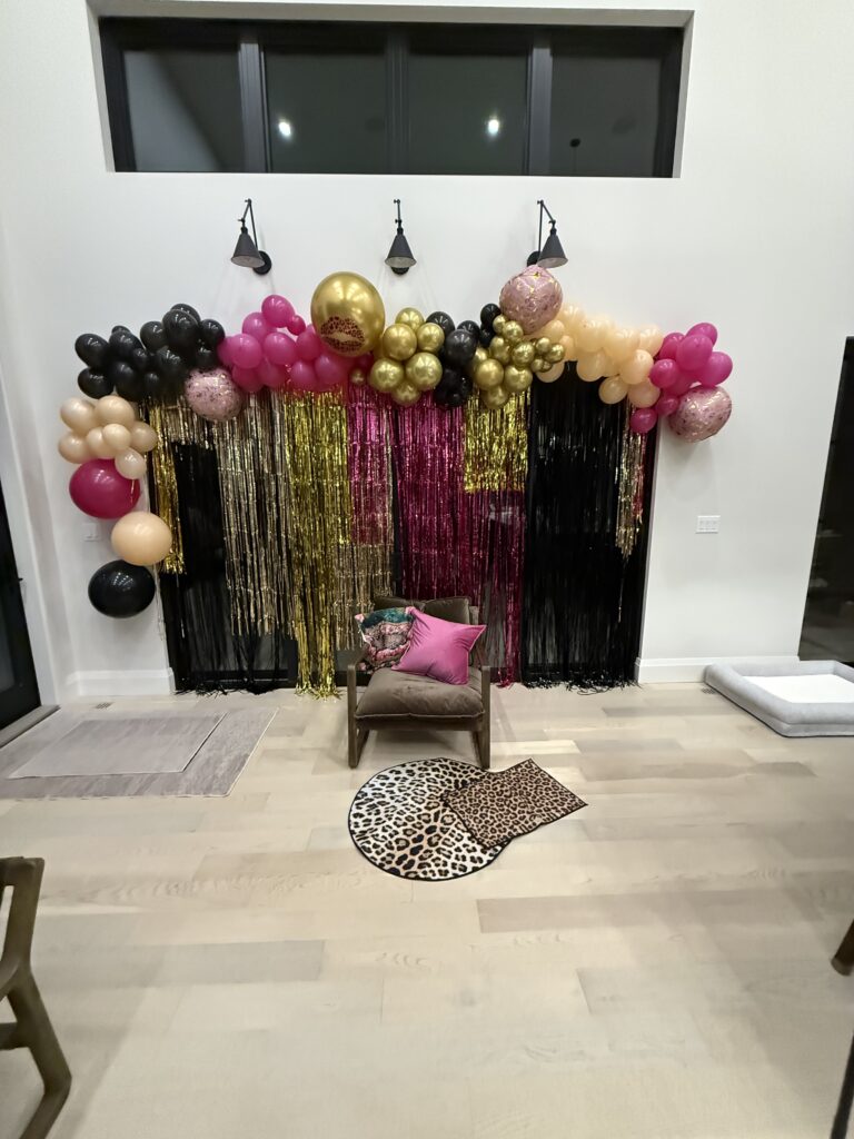 Ballon arch and fringe backdrop