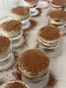 dusting tiramisu